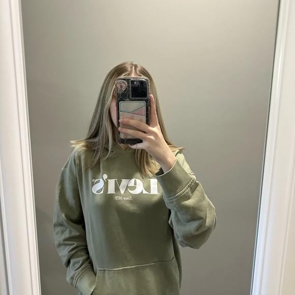 Levi's Men’s Green Hoodie - Picture 2 of 3